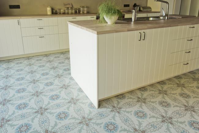LA MADELEINE ANTONET 20X20